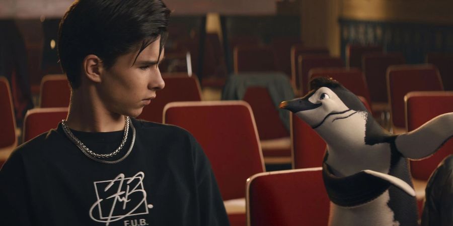 Loris Sichrovsky als Jo Wieland in einer Szene des Films «Die Schule der magischen Tiere 2».