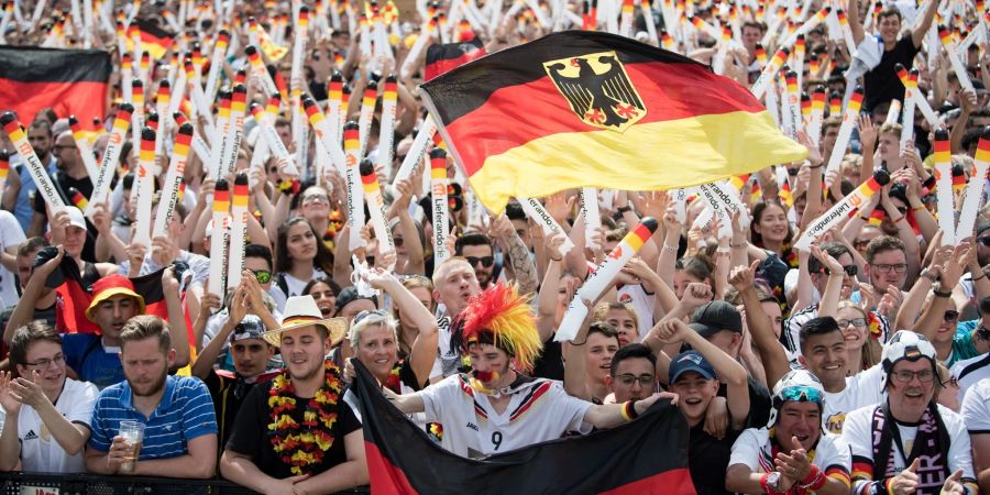 Zur WM 2018 trafen sich vielerorts Menschen zum gemeinsamen Mitfiebern - dieses Jahr wird das wohl anders.