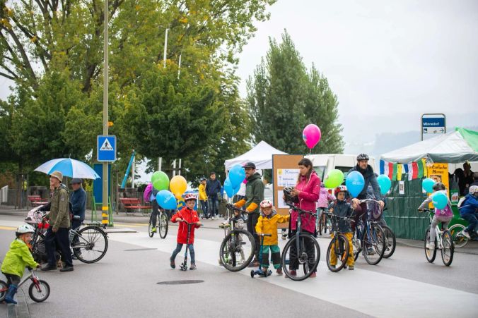 Ganz farbenfroh zeigten sich die Straßen an der Goldküste.