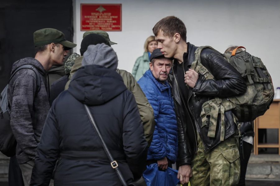 Ein russischer Reservist kurz vor seiner Abreise in die Ukraine.