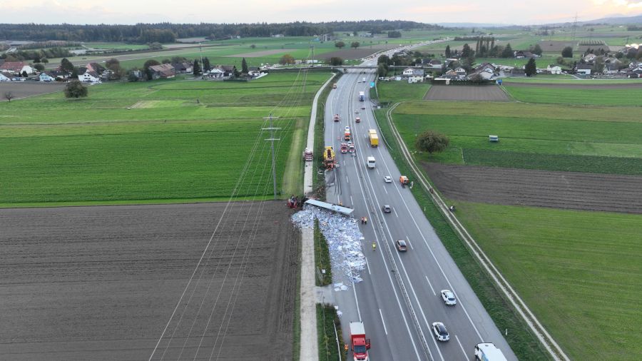 Der Autobahnabschnitt auf der A1 ist gesperrt.