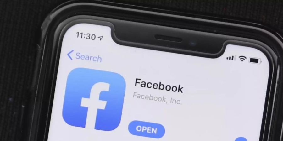 Nach dem Vorstoss von Apple befürchtet Facebook, dass viele Nutzer die Zustimmung zur Datensammlung verweigern werden. Foto: Amr Alfiky/AP/dpa