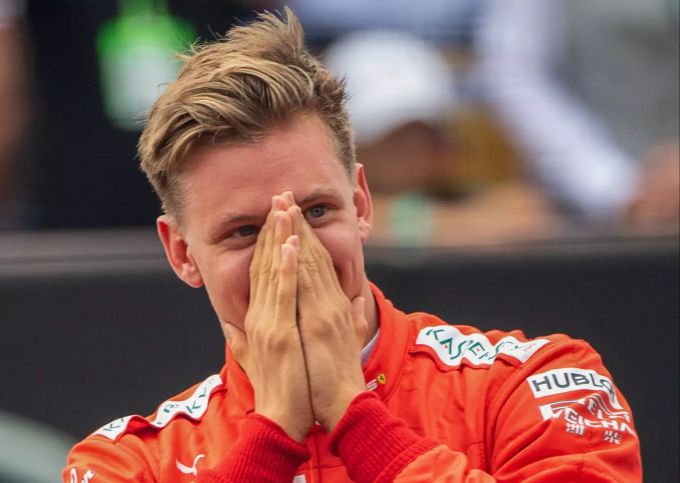 Mick Schumacher wird im nächsten Jahr in der Formel 1 starten. Mick Schumacher Formel 1