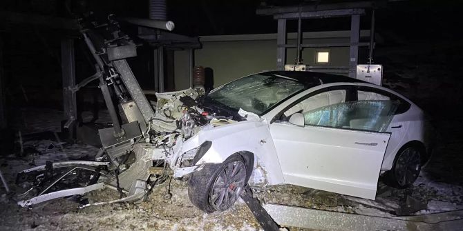 Oftringen AG: Beträchtlicher Sachschaden nach Selbstunfall
