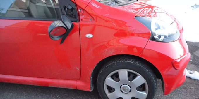 Kollision zwischen Auto und Fahrrad.