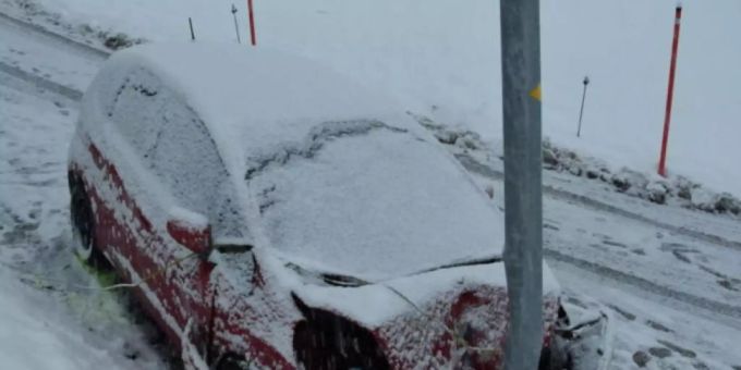 Walenstadtberg SG - Frauen retten sich mit Sprung aus fahrendem Auto