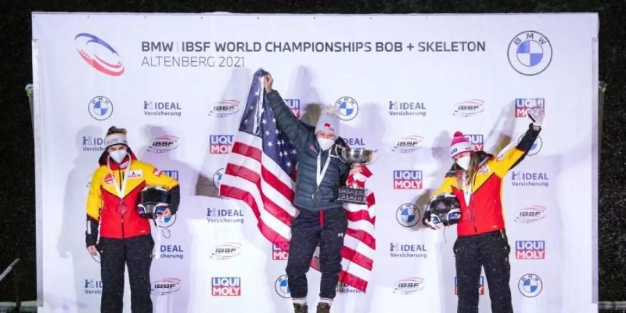 In Altenberg auf dem WM-Podium: Kim Kalicki (l) und Laura Nolte (r). Foto: Sebastian Kahnert/dpa-Zentralbild/dpa