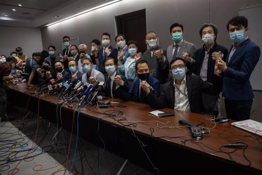 Hongkong demokraten fraktion rücktritt