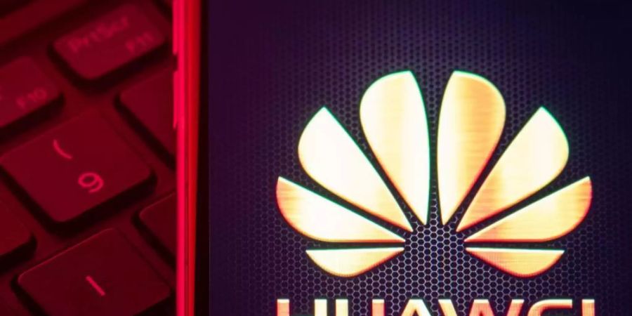 In britischen Telekommunikationsnetzen darf ab Herbst 2021 keine neue Technik des chinesischen Telekommunikationskonzerns Huawei verbaut werden. Foto: Dominic Lipinski/PA Wire/dpa