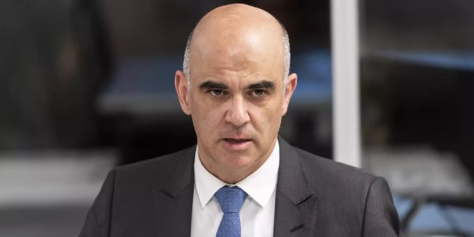 Alain Berset war zu Besuch bei der Lonza im Wallis.
