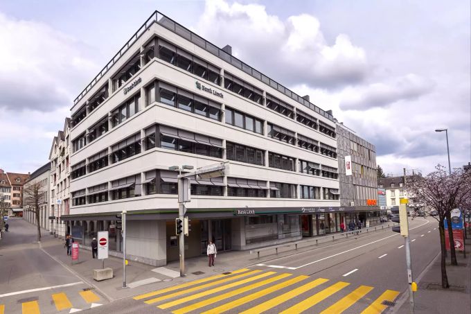 Die Büroräumlichkeiten von ELITA befinden sich im Gebäude der Bank Linth gegenüber des Bahnhofs Rapperswil. ELITA Personalberatung