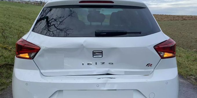 Eine Person wurde bei der Auffahrkollision verletzt. Auffahrkollision