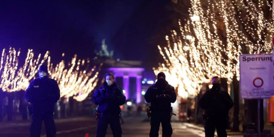 Polizeiabsperrung vor dem Brandenburger Tor
