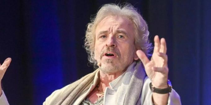 Thomas Gottschalk siegte im Finale der am Dienstagabend ausgestrahlten Unterhaltungssendung «Wer stiehlt mir die Show?» gegen den Gastgeber Joko Winterscheidt. thomas gottschalk