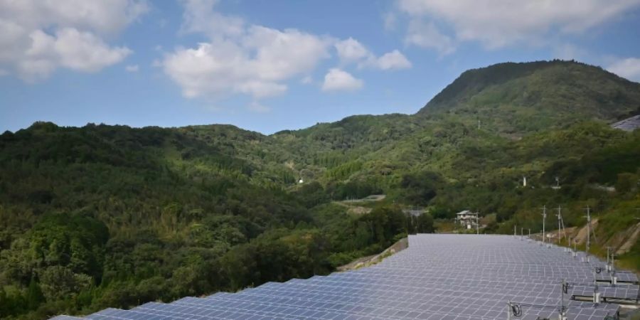 Solaranlage im japanischen Yufu in der Präfektur Oita