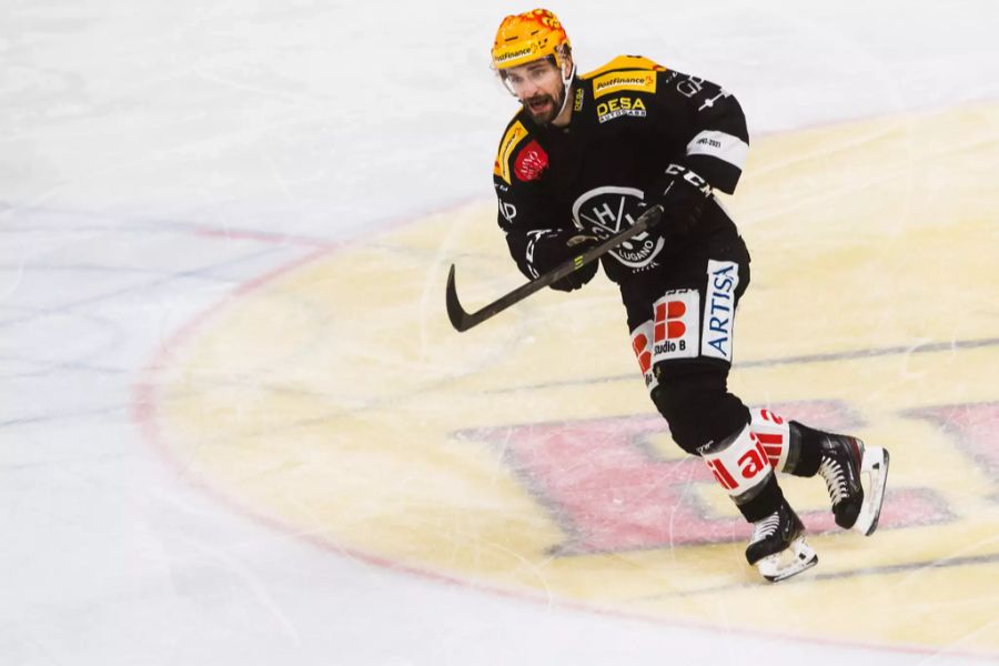 Ex-SCB-Star und heutiger Lugano-Topscorer Mark Arcobello leitet das 2:0 ein.