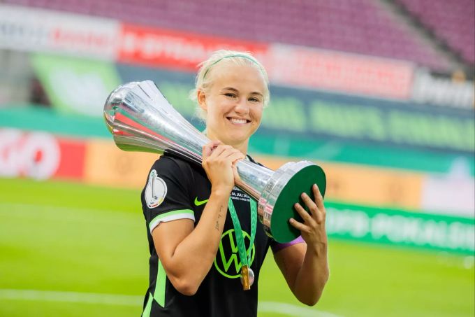 Pernille Harder verlässt den VfL Wolfsburg und wechselt zum FC Chelsea. Pernille Harder FC Chelsea