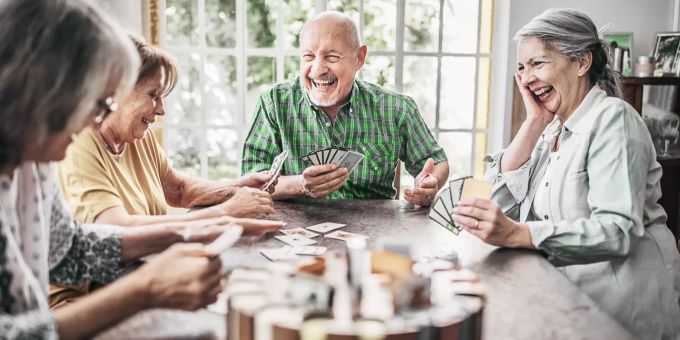 «mitenand fürenand» – Projektförderung für Seniorinnen und Senioren. «mitenand fürenand» – Projektförderung für Seniorinnen und Senioren