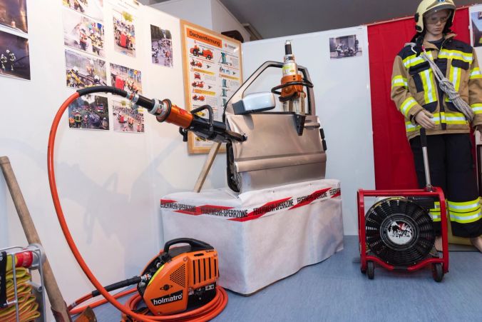 Auch die aktuelle Arbeit der Feuerwehr - z.B. bei Verkehrsunfällen - wird thematisiert.