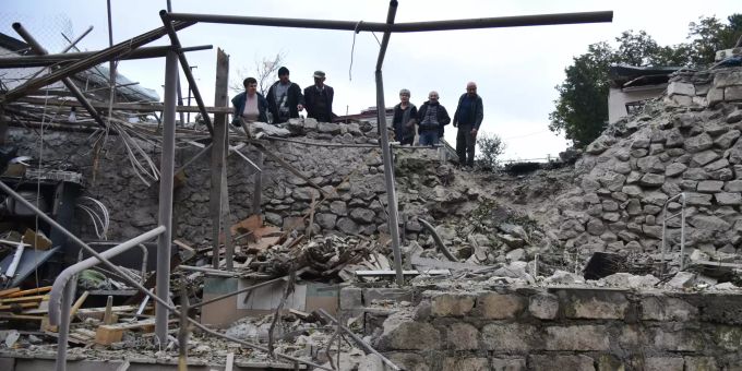 Baku/Eriwan - Blutiger Konflikt in Berg-Karabach fordert immer mehr Todesopfer