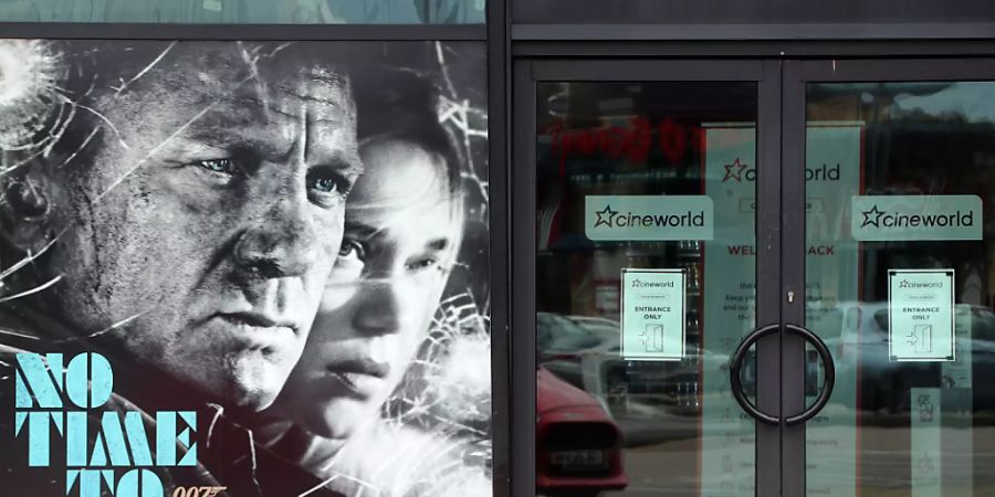 Wegen der Corona-Pandemie schliesst die grosse Kinokette Cineworld vorübergehend ihre Häuser in Grossbritannien und den USA. Davon seien bis zu 45.000 Beschäftigte betroffen, teilte das Unternehmen in London mit. Foto: Gareth Fuller/PA Wire/dpa