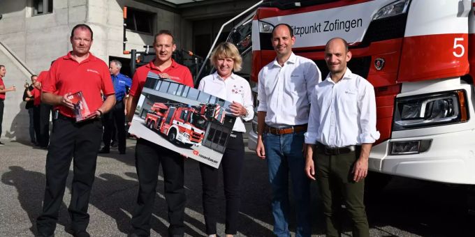 Die offizielle Schlüsselübergabe der Autodrehleiter in Zofingen. Feuerwehr Zofingen Schlüsselübergabe