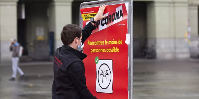 Vor Weihnachten - Reproduktionszahl R schweizweit auf 0,96 gestiegen