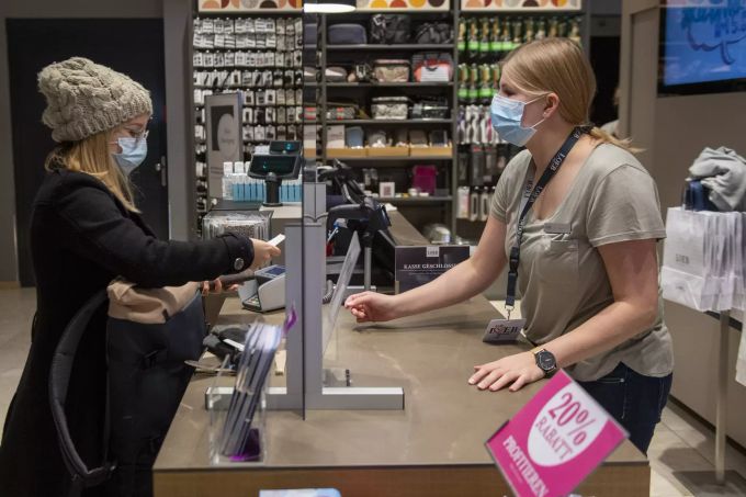 Coronavirus: In Läden gilt die Maskenpflicht nicht mehr. Coronavirus - Schweiz