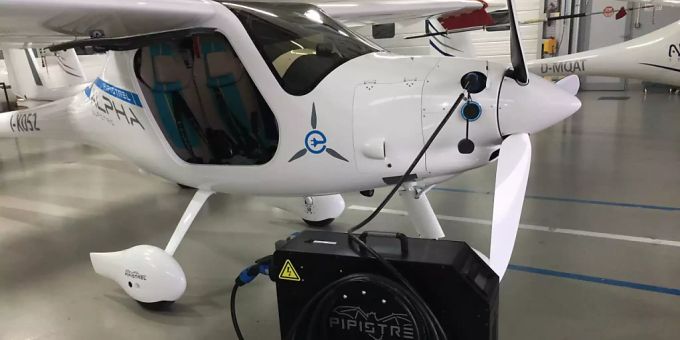 Hat zum Jungfernflug abgehoben: Das weltweit erste zertifizierte Elektroflugzeug Pipistrel Velis Electro. Hat zum Jungfernflug abgehoben: Das weltweit erste zertifizierte Elektroflugzeug Pipistrel Velis Electro.