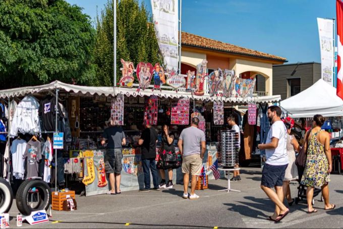 Auch die Verkaufsstände präsentierten sich im amerikanischen Look. Us-Car'n'Bike Meet Suhr