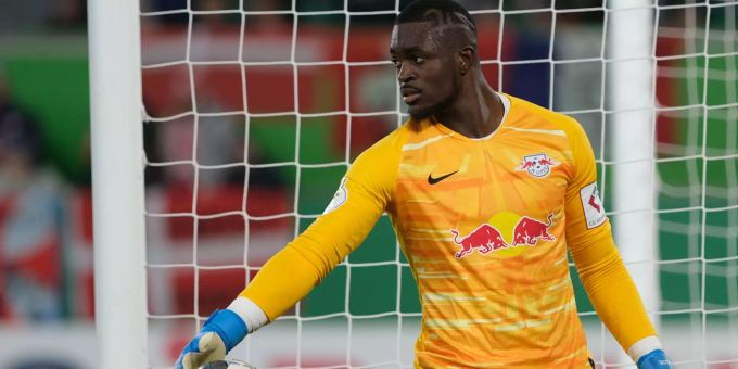 Yvon Mvogo im Trikot von RB Leipzig. Yvon Mvogo