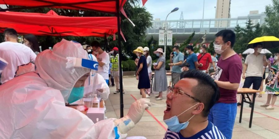 China verzeichnet stärksten Anstieg von Corona-Infektionen seit April