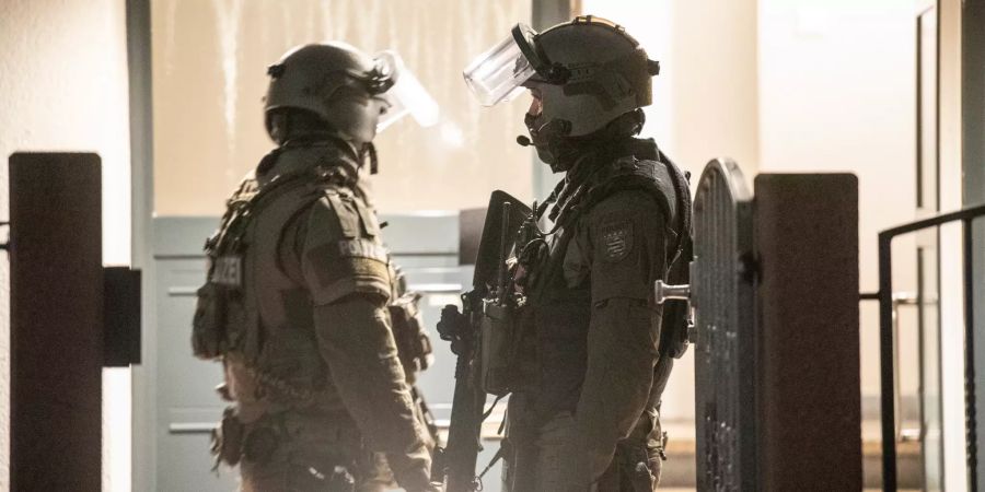 Bundesweite Grossrazzia - SEK in Frankfurt