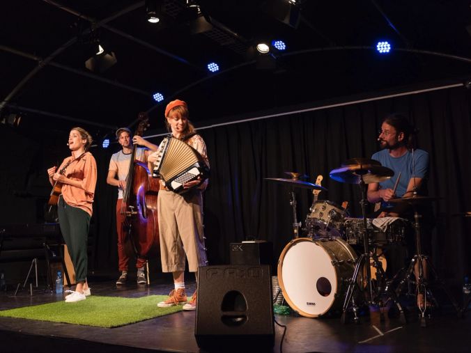 Jetzt ist die Band komplett.
