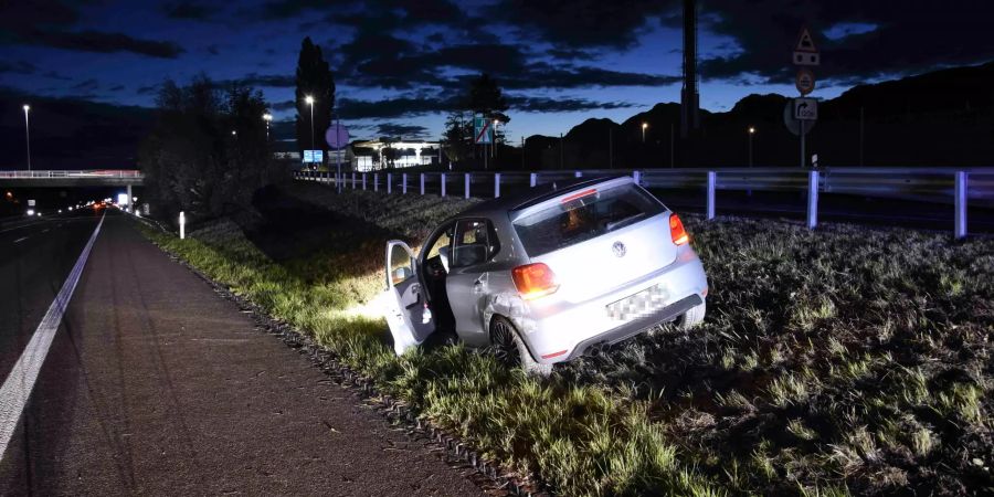 Kriessern SG: Fahrunfähig Selbstunfall verursacht