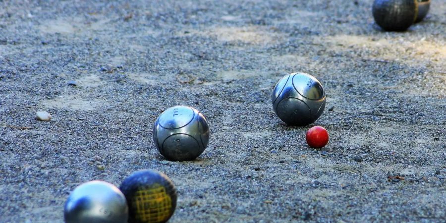 In Stettlen kann man am Samstag Boule spielen.