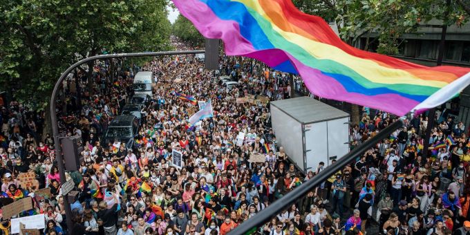 Paris will künftig einen Botschafter für die Rechte von LGBT+ einsetzen. LGBT