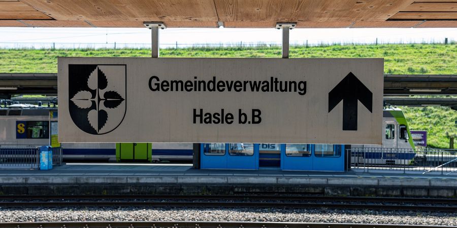 Die Gemeindeverwaltung Hasle bei Burgdorf befindet sich im Bahnhofsgebäude Hasle Rügsau.