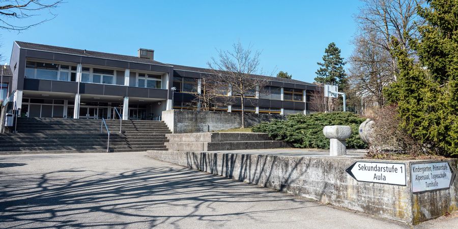 Das Sekundarschulhaus in Grosshöchstetten.