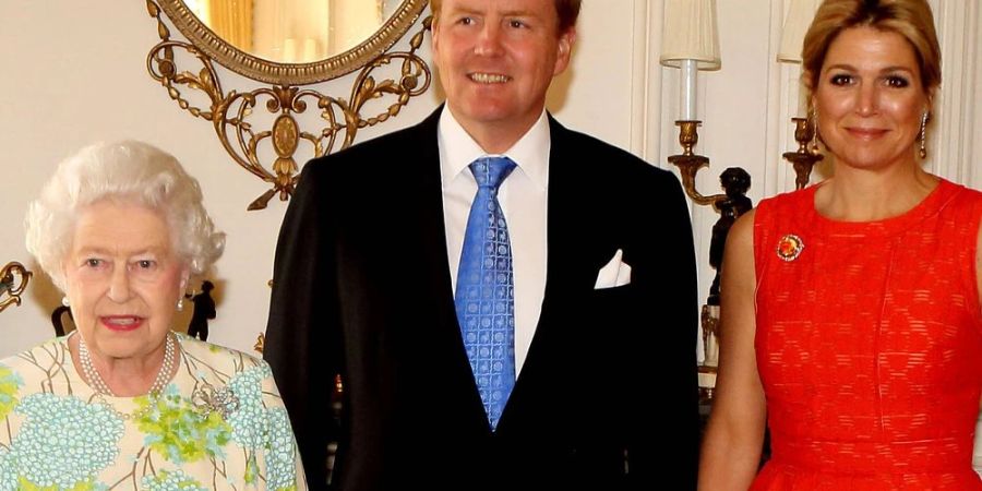 Queen Elizabeth II. zusammen mit König Willem-Alexander und Königin Máxima.