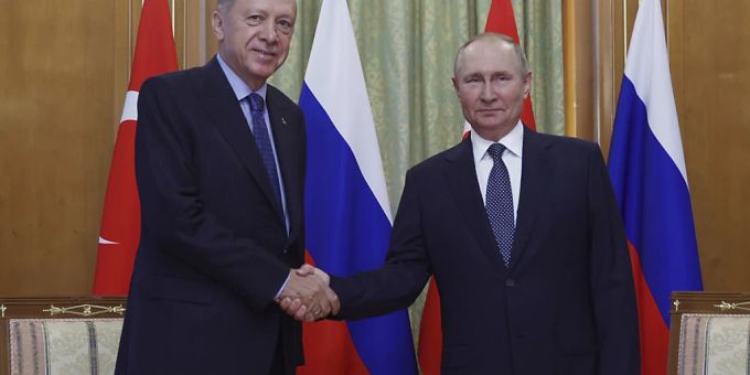 Sotschi/Istanbul - Treffen unter Partnern - Erdogan und Putin reden in Sotschi
