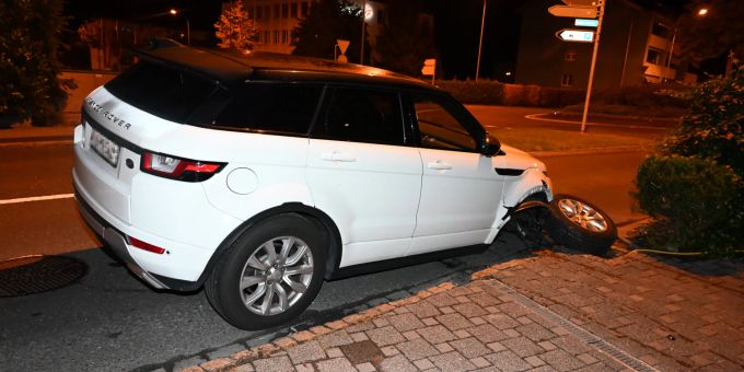Buchs: Selbstunfall mit Auto Buchs: Selbstunfall mit Auto