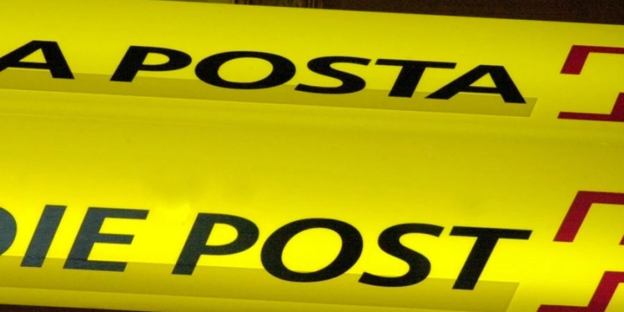 Lichterlöschen bei grossen Post-Leuchtreklamen: Die Post schaltet ab September die grössten Postreklamen früher ab - aber nicht aus Energiespargründen, sondern um etwas gegen den «unnötig hellen Nachthimmel» zu tun. (Archivbild)