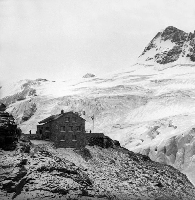 So sah die Mutthornhütte 1952 aus. Mutthornhütte