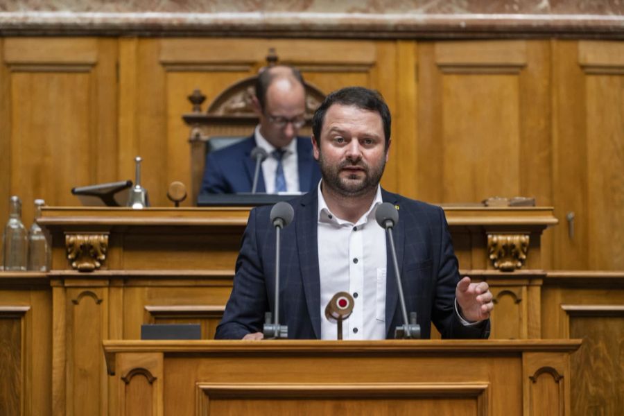 Nationalrat Simon Stadler (Mitte/UR) spricht im Parlament. (Archivbild)