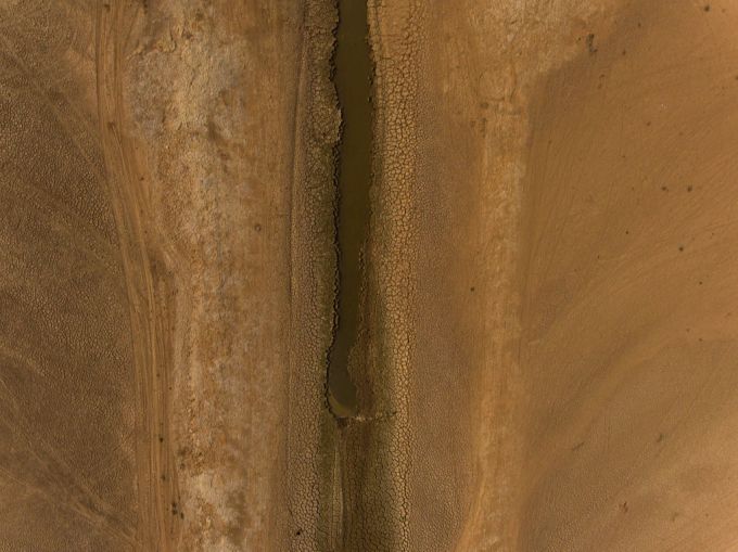 Der ausgetrocknete Boden zeugt von der langen Dürreperiode in China im vergangenen Jahr. klimawandel asien