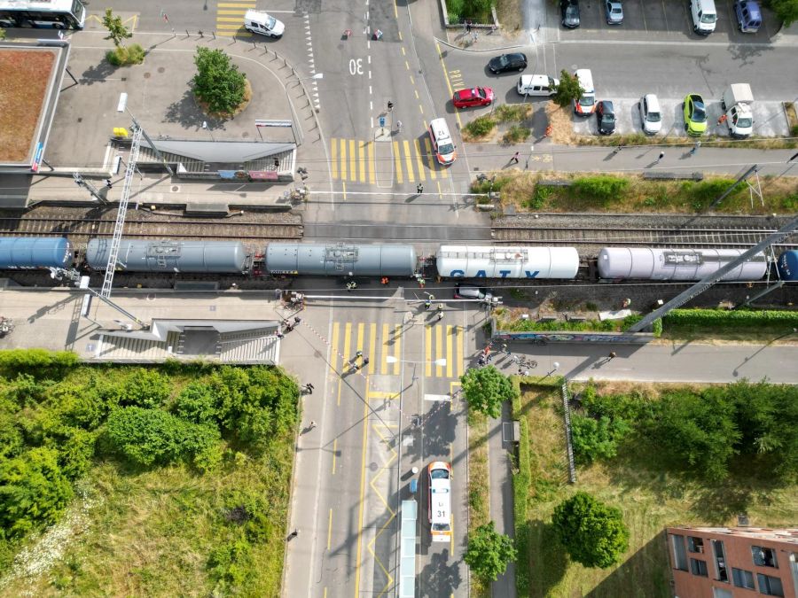 Der 53-jährige Autofahrer blieb bei der Kollision unverletzt.