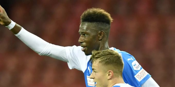 Der Grasshopper Djibril Diani bejubelt seinen Führungstreffer im Letzigrund- GC Kriens