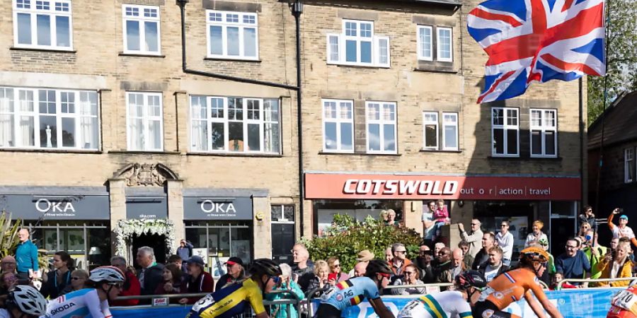 Der Tross des WM-Strassenrennens in Nordengland