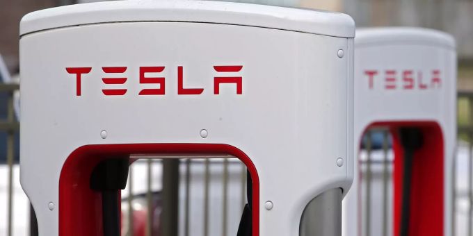 Laut Analyst - Nur so kann die Aktie von Tesla wieder steigen